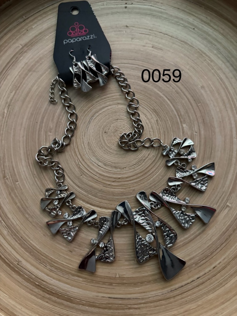 0059 Paparazzi Silver Statement Bib Necklace with Matching Earrings - Silver
